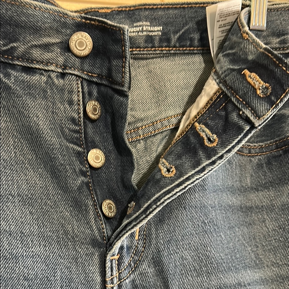 Old Navy Blue Boyfriend Jeans Distressed Cropped - Picture 3 of 8